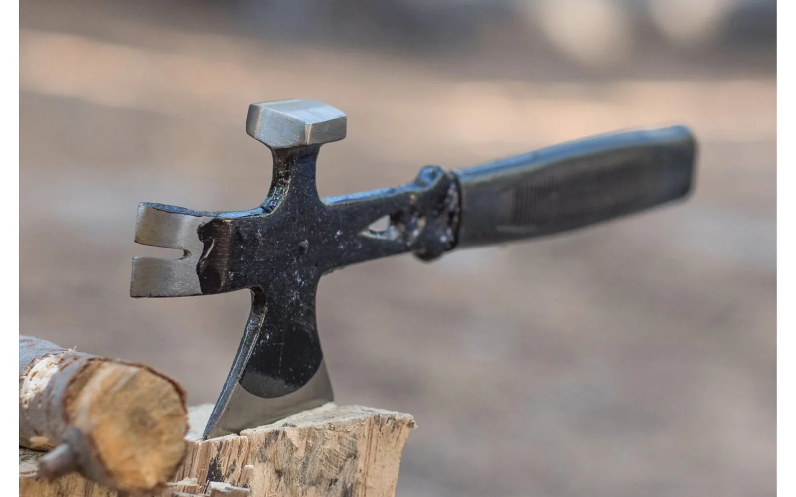 3-in-1 Small Hammer Hatchet Pry Bar - Image 3