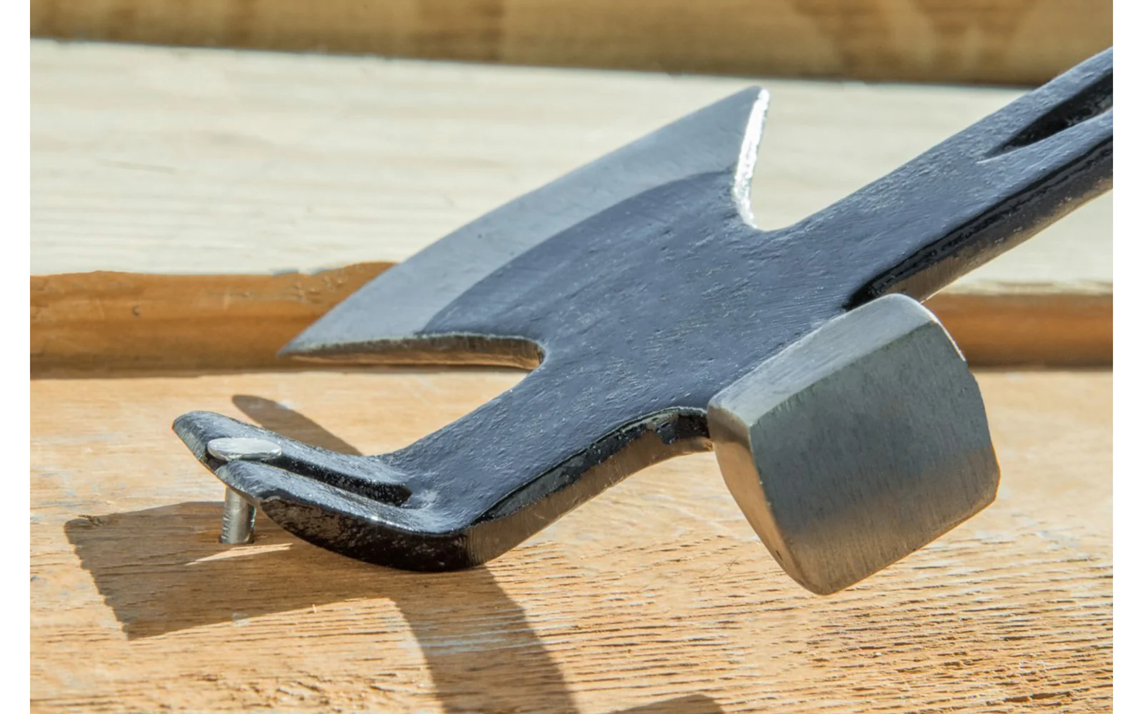 3-in-1 Small Hammer Hatchet Pry Bar - Image 4