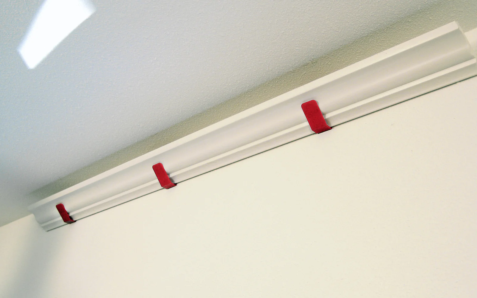 FastCap Crown Molding Clip - 4 Pack - Image 7