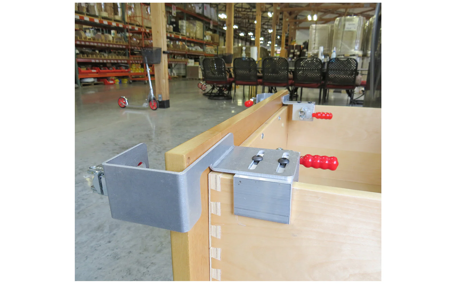 FastCap Drawer Front Installation Clamp - Image 3