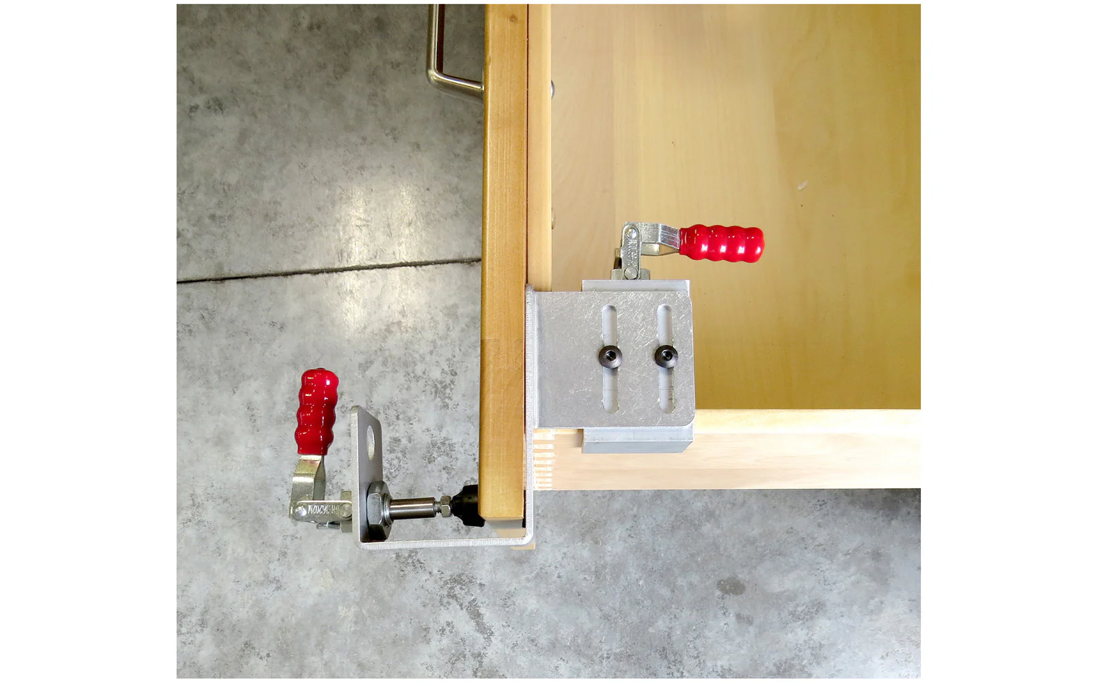 FastCap Drawer Front Installation Clamp - Image 4