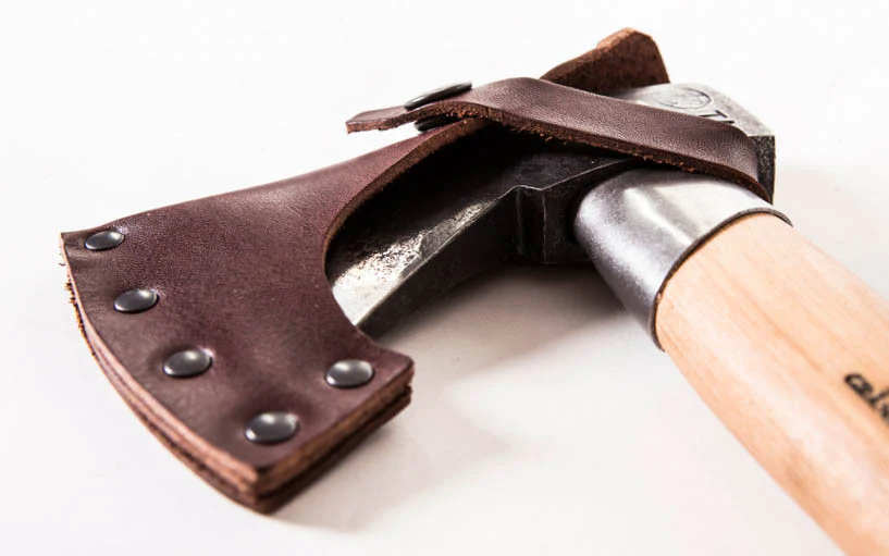 Gränsfors Bruk Outdoor Axe with Collar Guard ~ No. 425 - Image 3