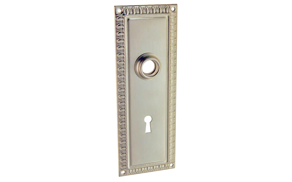 Orante Brass Escutcheon Door Plate with Keyhole - Image 2