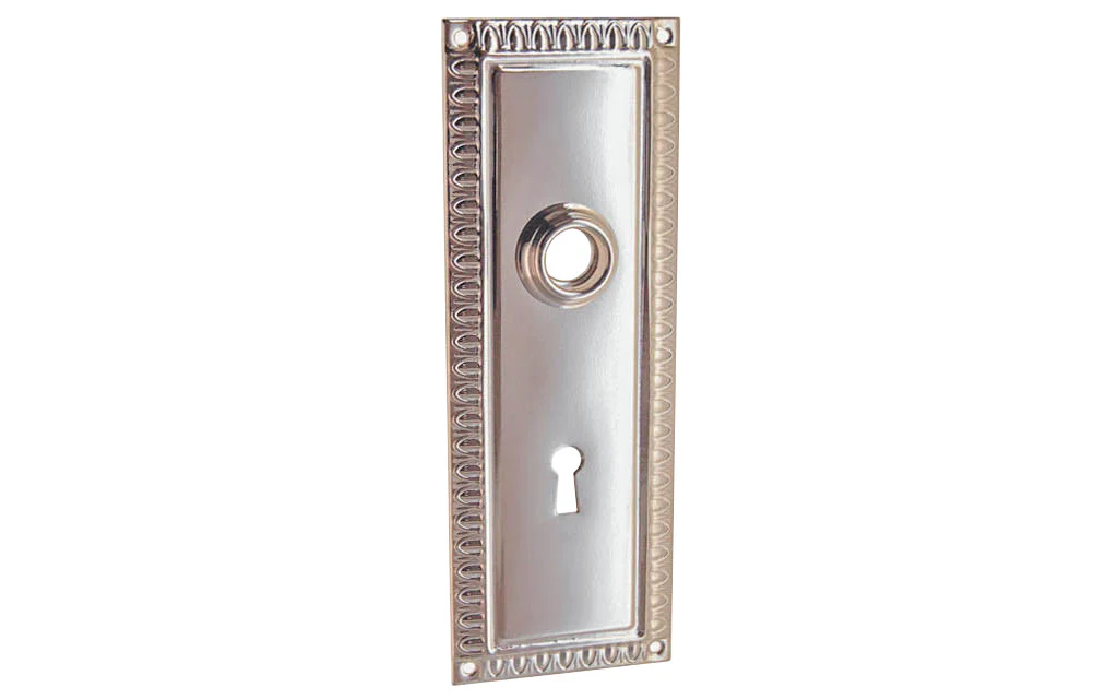 Orante Brass Escutcheon Door Plate with Keyhole - Image 3