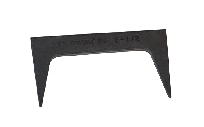 CS Osborne Pinch Dog ~ 2-1/2" Length